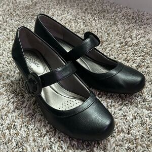 Life stride soft system Mary Jane heel